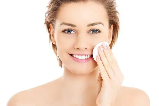 Pourquoi est-il important de bien nettoyer sa peau ? - NICETYfem